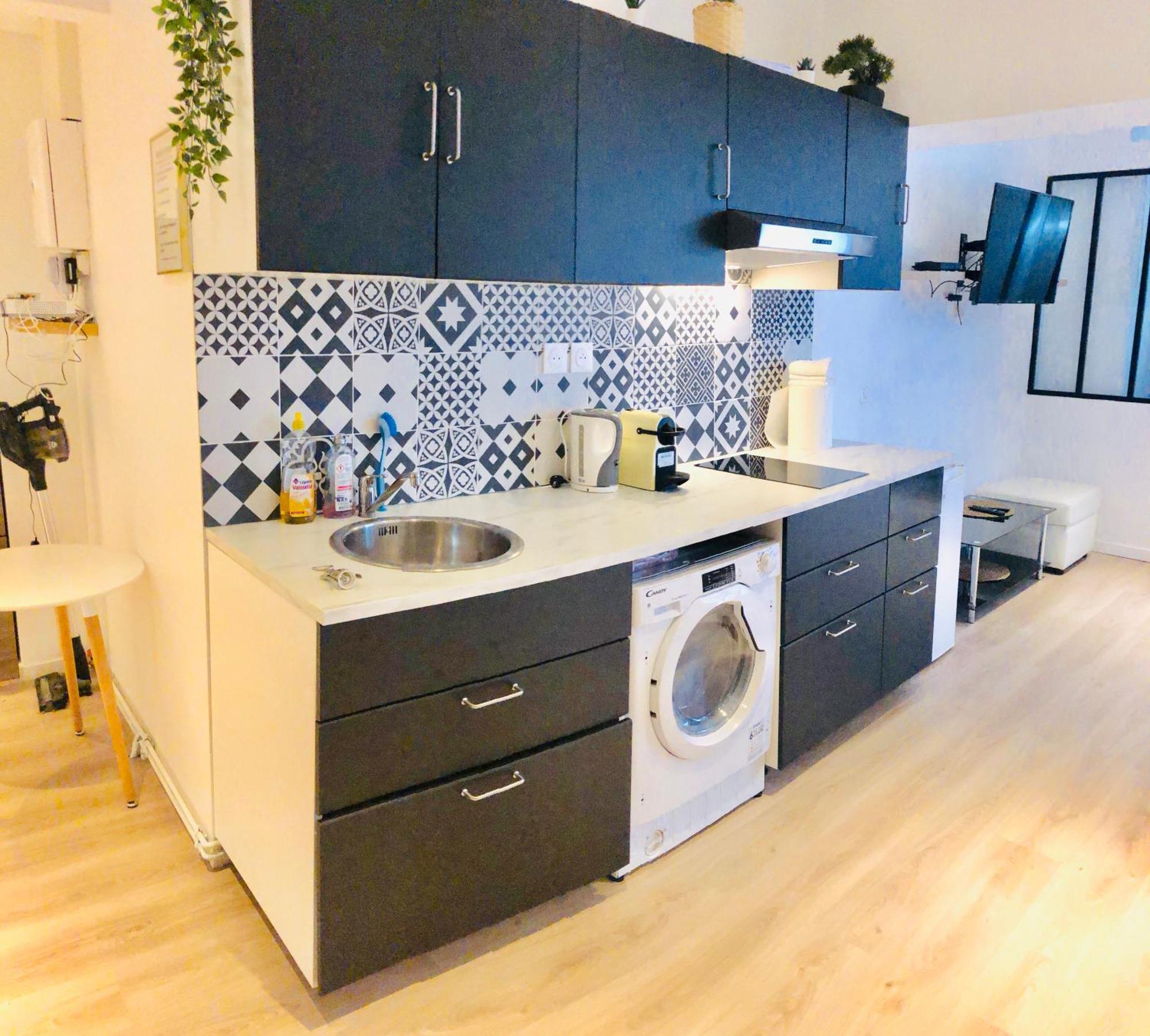 Metro Gambetta Apartment Paris Bagian luar foto