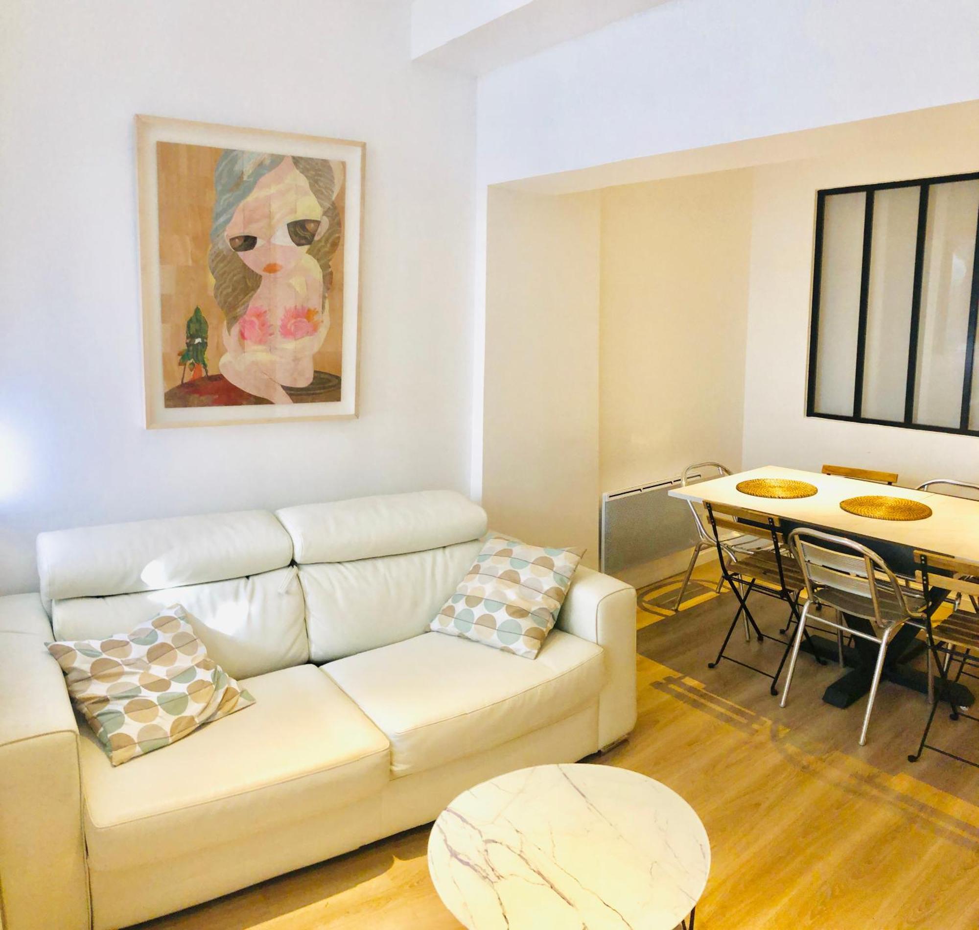 Metro Gambetta Apartment Paris Bagian luar foto