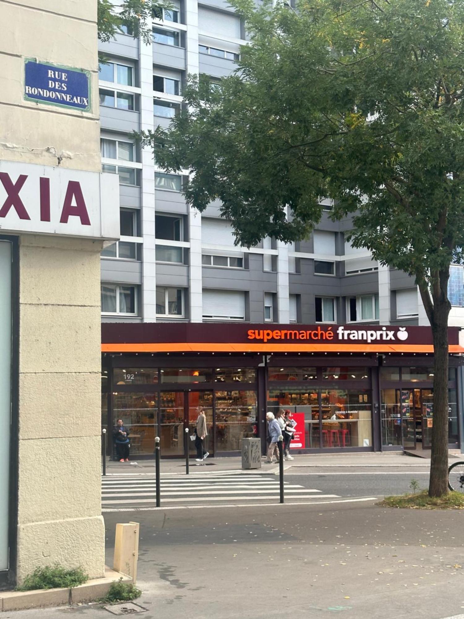 Metro Gambetta Apartment Paris Bagian luar foto