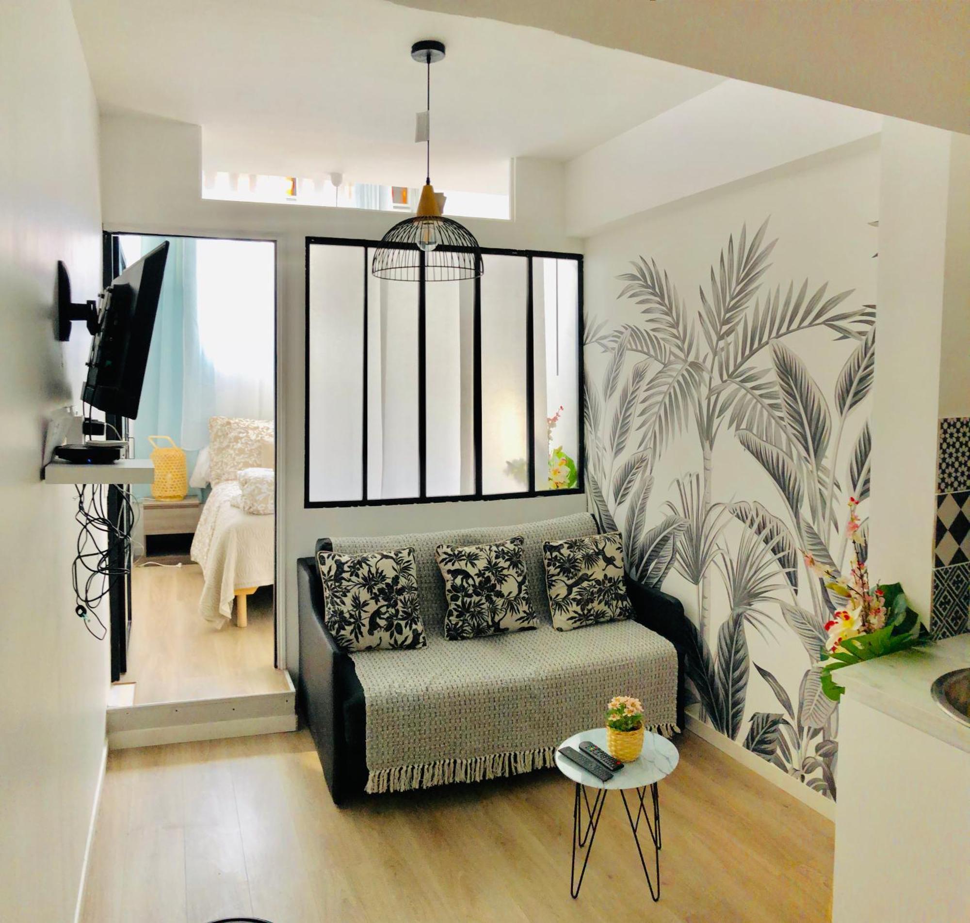 Metro Gambetta Apartment Paris Bagian luar foto