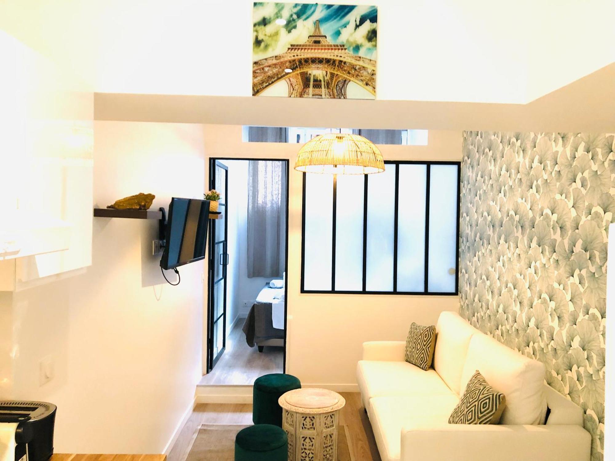 Metro Gambetta Apartment Paris Bagian luar foto